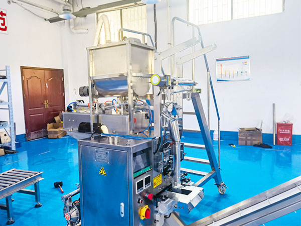 立式辣椒油自動包裝機,小型醬料包裝設備